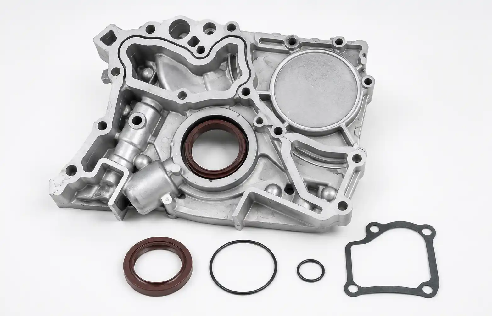 Oil pump sealing structure for leak prevention